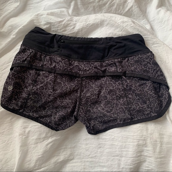 lululemon speed up shorts - Picture 3 of 3